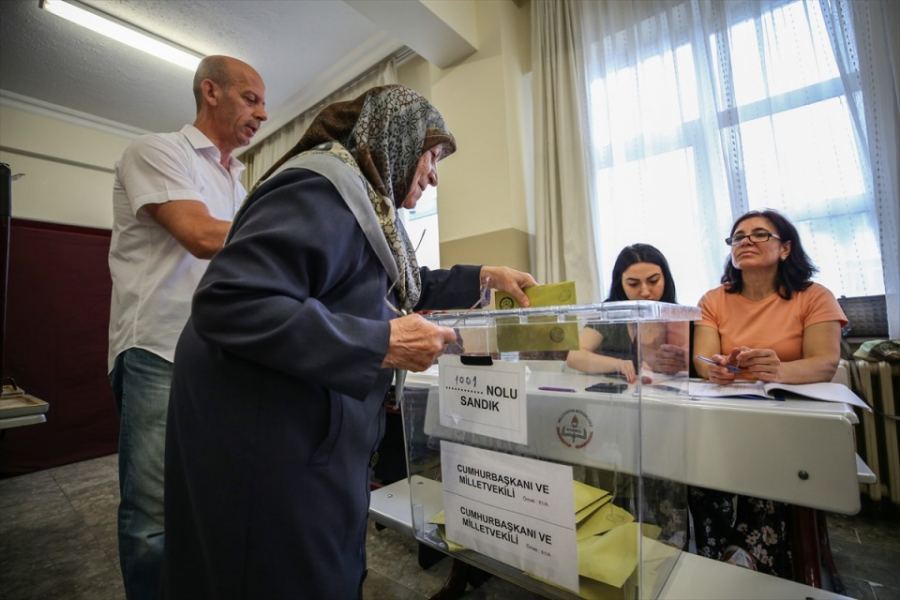 تركيا ... بدء الاقتراع في الانتخابات الرئاسية والبرلمانية