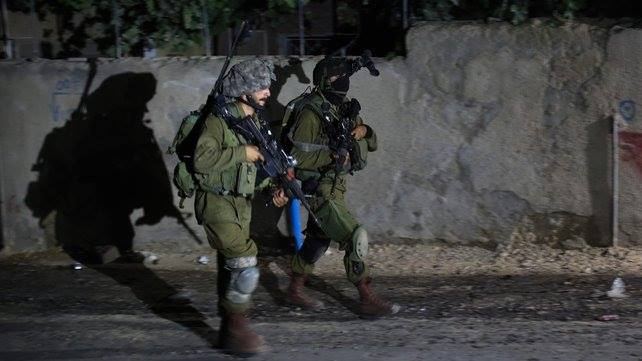 الاحتلال يعتقل أكثر من 20 فلسطينياً من القدس والضفة
