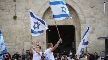 الشرطة تلغي " مسيرة الاعلام " بالقدس