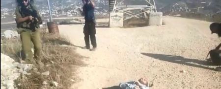 اصابة شاب فلسطيني بنيران المستوطنين قرب مستوطنة " يتسهار " جنوب نابلس