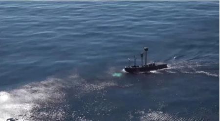 ايران : اندلاع حريق بسفينة حربية
