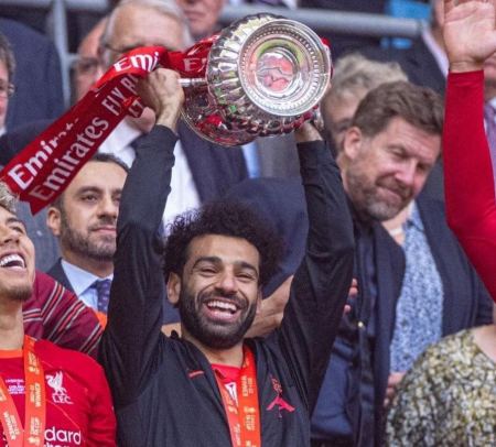 اللاعب محمد صلاح يحصد جائزة أفضل لاعب في البريمييرليغ