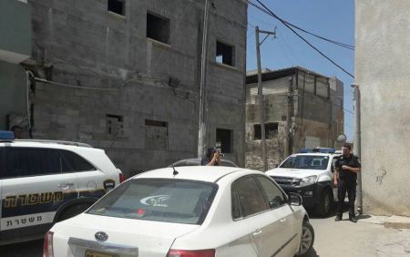 الطيبة ... الاشتباه بشاب طعن والدته وشقيقته