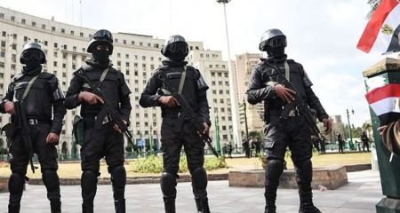 مصر ... مقتل 5 من افراد الشرطة بهجوم على حاجز أمني