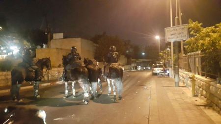 القدس ... عشرات الإصابات واثنتين في حال الخطر في مواجهات باب الأسباط