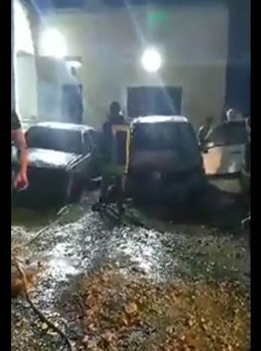 مستوطنون يحرقون مركبتين جنوب مدينة نابلس