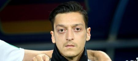 مسعود اوزيل يعتزل اللعب مع منتخب المانيا