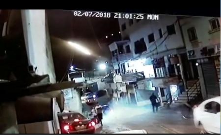 برطعة | فيديو ... سرقة سيارة عند باب أحد المحلات