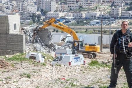 الاحتلال يهدم منزلاً غرب بيت لحم
