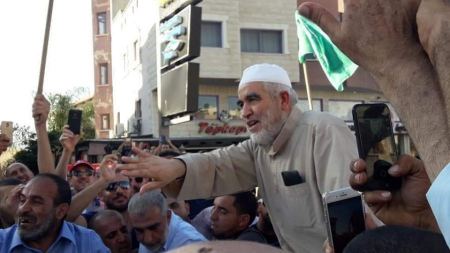 السلطات الاسرائيلية تفرج عن الشيخ رائد صلاح وتحيله الى الحبس المنزلي