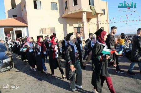قرية طورة تكرم الطلبة الناجحين في الثانوية العامة " التوجيهي "