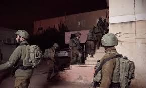 قوات الاحتلال تعتقل 22 فلسطينيا