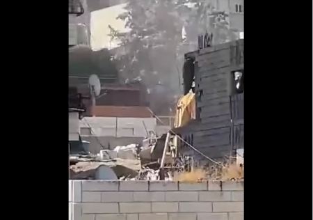  الاحتلال يهدم مدرسة قيد الانشاء في عناتا شمال شرق القدس