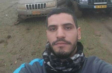  اصابة شاب نتيجة سقوط سيارة عليه