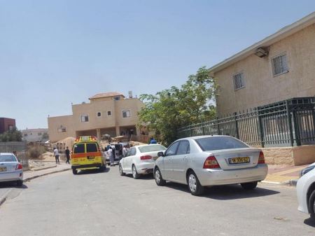 إنقاذ 3 أطفال بعد نسيانهم ساعة كاملة داخل سيارة مغلقة في كسيفة / النقب 