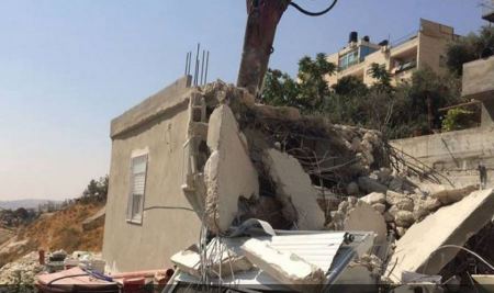 الاحتلال يهدم منزلاً بجبل المكبر في القدس
