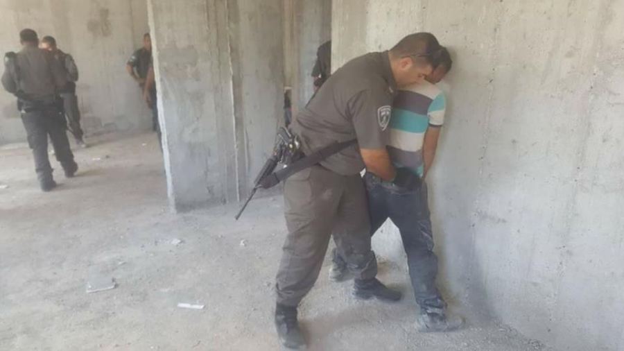 اعتقال 26 عاملاً فلسطينياً في ‘ حريش ‘ 