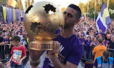 اللاعب مروان كبها يسهم بوصول فريقه لدوري الأبطال