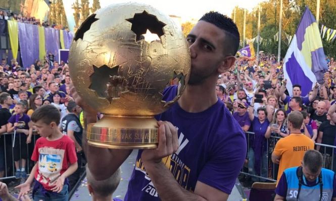 اللاعب مروان كبها يسهم بوصول فريقه لدوري الأبطال