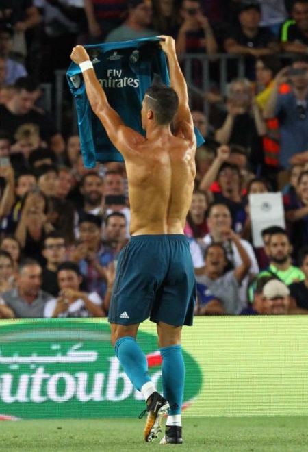 كأس السوبر الاسبانية .... ريال مدريد يدك شباك برشلونة بثلاث أهداف مقابل هدف