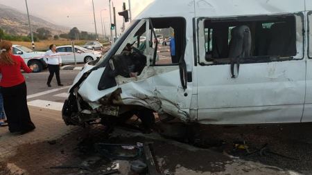 اصابة خطيرة من بين 17 اصابة جراء حادث سير بالجليل الاعلى