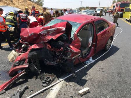 اصابات خطيرة بحادث سير على شارع رقم 60 قرب بيت لحم