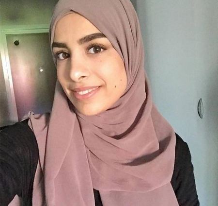 محكمة سويدية تحكم لصالح فتاة مسلمة رفضت مصافحة موظف