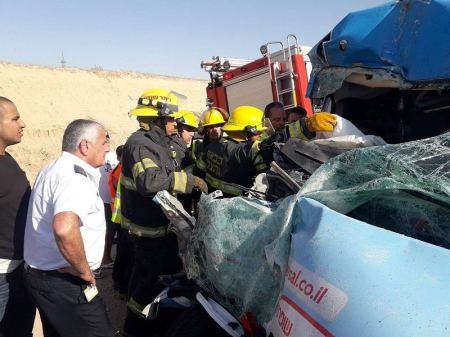 اصابات خطيرة بحادث سير في النقب