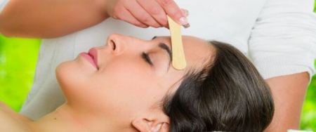ما هي الاضرار التي يسببها إزالة الشعر بالشمع ؟