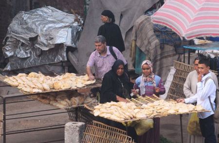 الحكومة المصرية ترفع سعر الخبز 300%