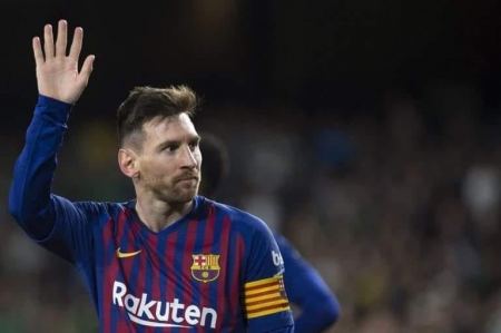 نادي برشلونة يعلن رحيل ميسي عن الفريق