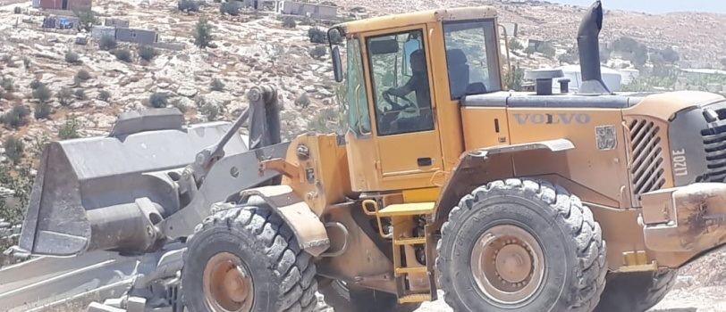 الاحتلال يهدم منشآت زراعية شرقي يطا