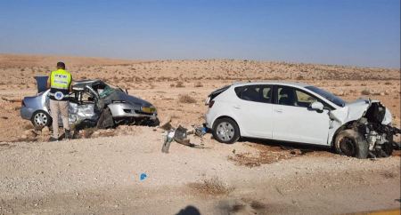 مصرع امرأة ورضيعتها بحادث سير في النقب
