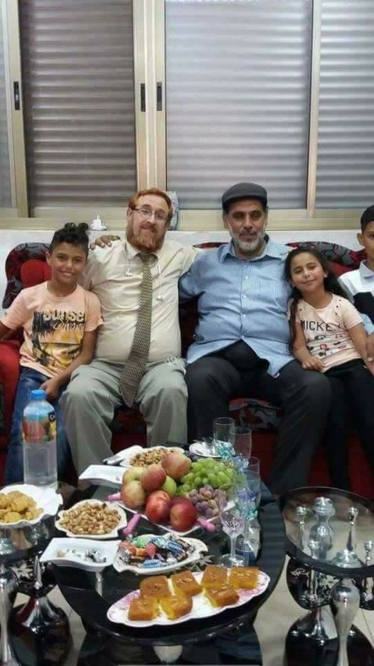 الاجهزة الامنية في السلطة تعتقل مواطن من الخليل استقبل يهودا غليك في منزله