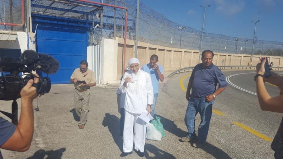 الافراج عن الشاعرة دارين طاطور من الرينة
