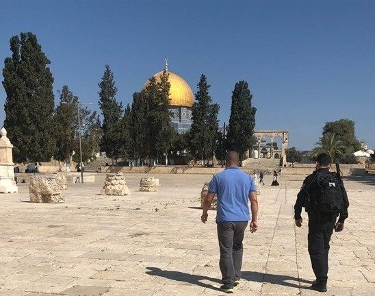 الاحتلال يعرقل دخول المصلين الى المسجد الاقصى