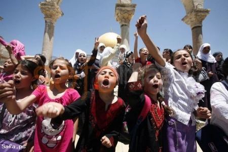 المحمكة العليا للاحتلال تصدر قراراً يمنع الاطفال الفلسطينيين من اللعب في باحات الاقصى