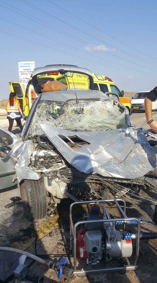 مصرع اسرائيليين بحادث طرق مروع على شارع 383 في الجنوب
