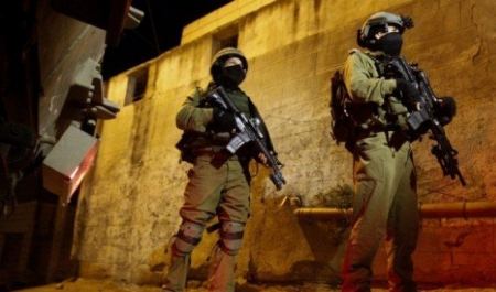 الاحتلال يعتقل 5 فلسطينيين من بينهم 3 اطفال