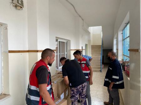 حملة تعقيم وتوزيع معقمات في برطعة