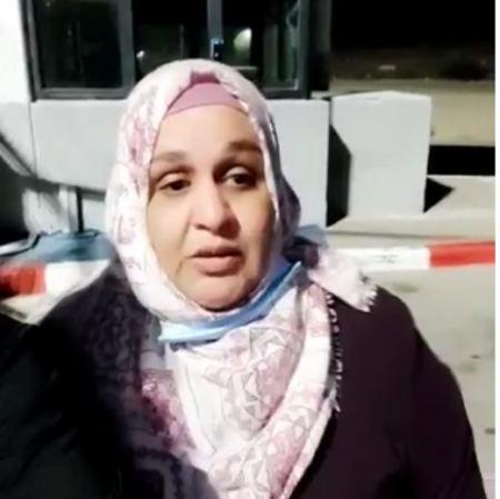 الاحتلال يمنع الاسيرة المحررة نسرين أبو كميل من الوصول لعائلتها بغزة