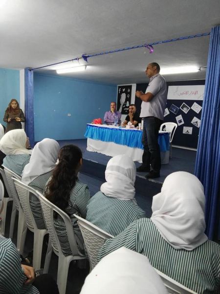برطعة | النقيب محمد كبها يشارك بمحاضرة حول مخاطر الانترنت في مدرسة سيلة الظهر الأساسية للبنات