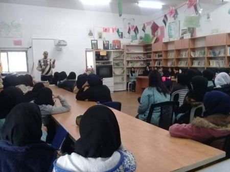 برطعة | النقيب محمد كبها يقدم محاضرة توعية حول الجرائم الالكترونية في المدرسة الثانوية للبنات