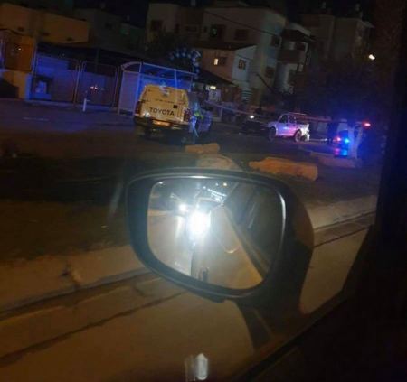 اصابة شابين في الطيبة جراء تعرضهما لاطلاق نار