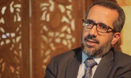قوات الاحتلال تعتقل وزير شؤون الاسرى السابق خالد أبو عرفة