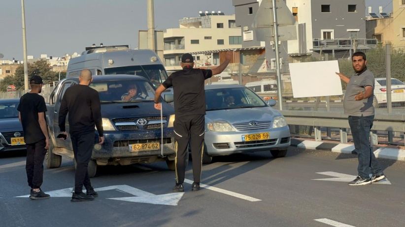 الطيبة : تظاهرة للاهالي احتجاجاً على سياسة هدم البيوت
