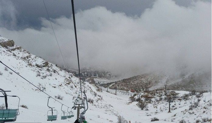 صور ... تراكم الثلوج في جبل الشيخ