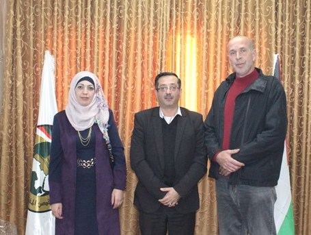 ازدهار محمد الخطيب تفوز بجائزة أفضل معلم على مستوى فلسطين 