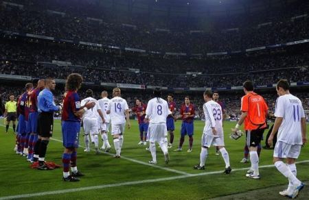 برشلونة يعلق على طلب الممر الشرفي لريال مدريد