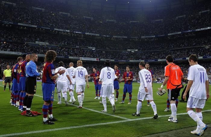 برشلونة يعلق على طلب الممر الشرفي لريال مدريد